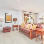فيلة Casa Alba